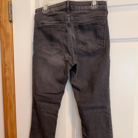 3/$10 H&M Dark Grey Skinny Regular Ankle Jeans - Picture 3 of 4